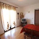 Gianna A4+2 *
